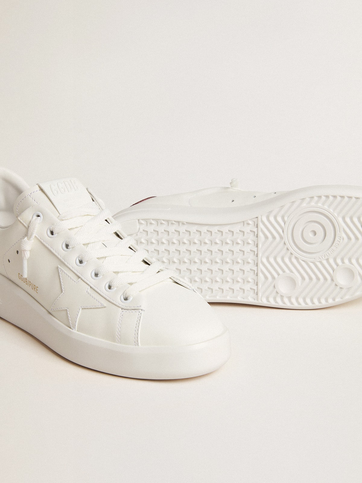 Purestar with white leather star and plum leather heel tab| Golden Goose