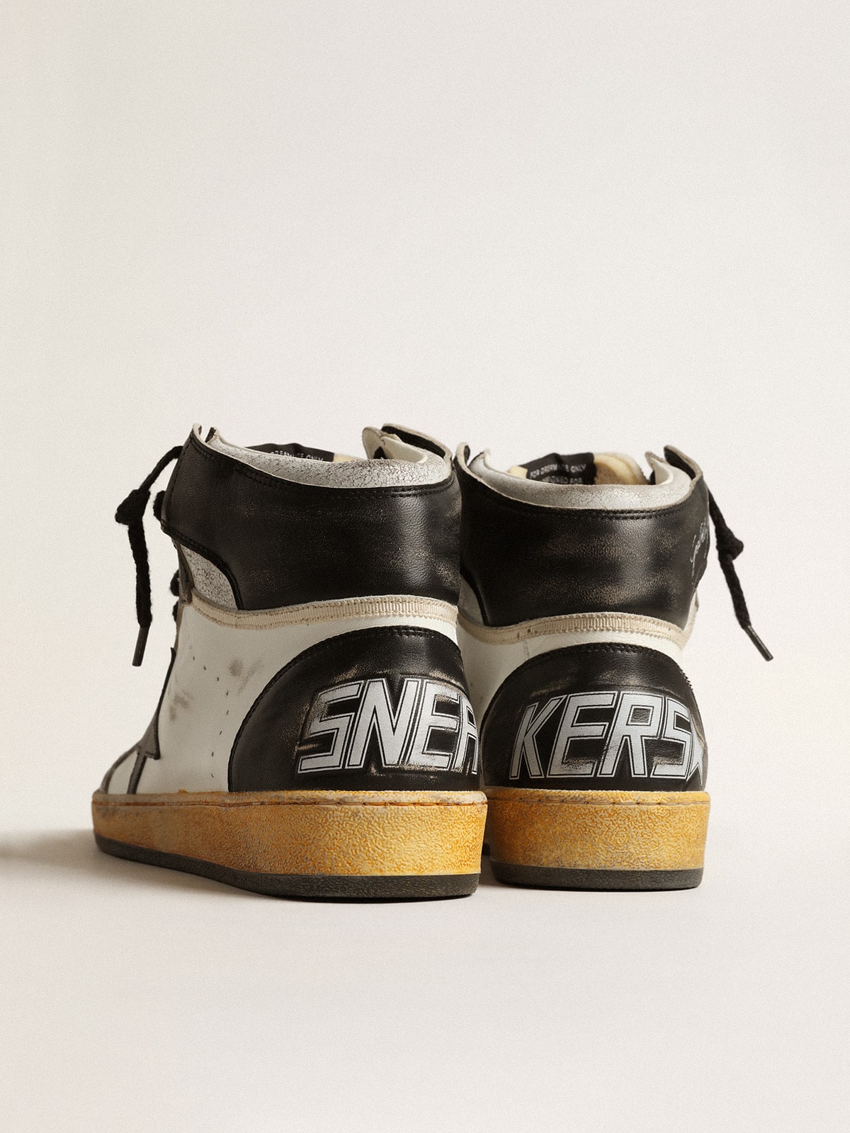 Sky-Star in white nappa leather with black leather star| Golden Goose