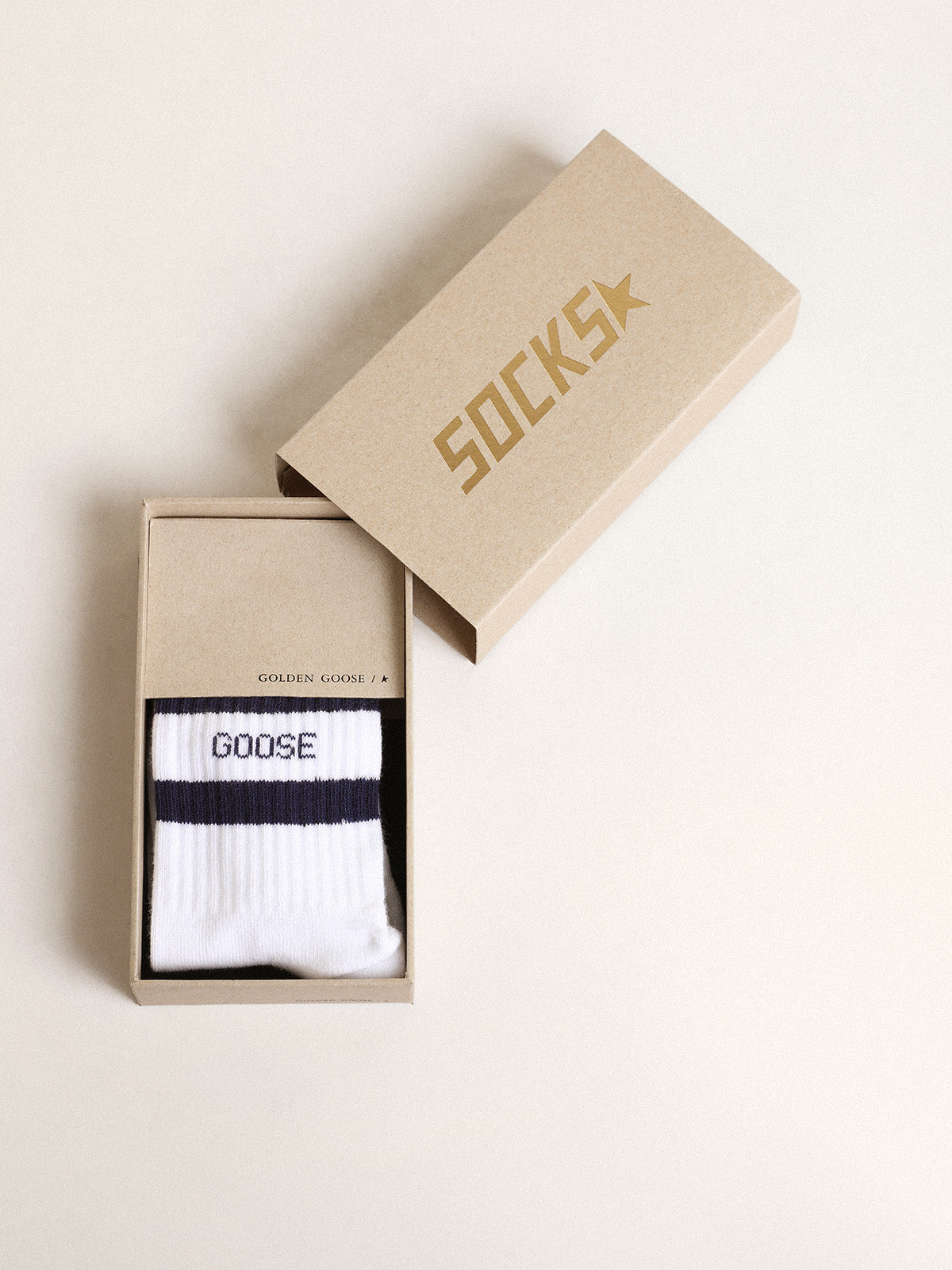 White cotton socks with navy-blue stripes and Golden Goose logo| Golden Goose