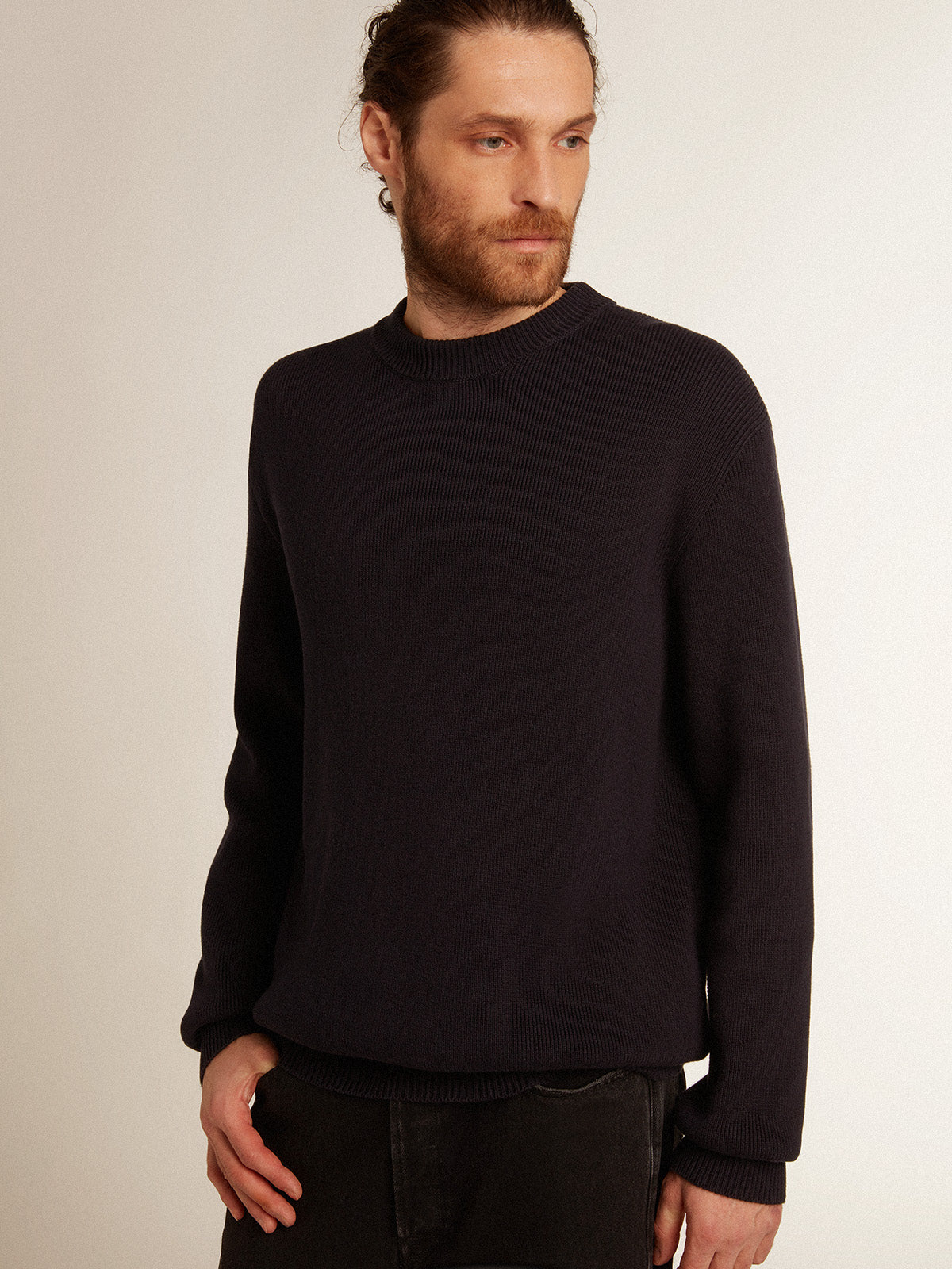 Men's round-neck sweater in dark blue cotton with logo| Golden Goose