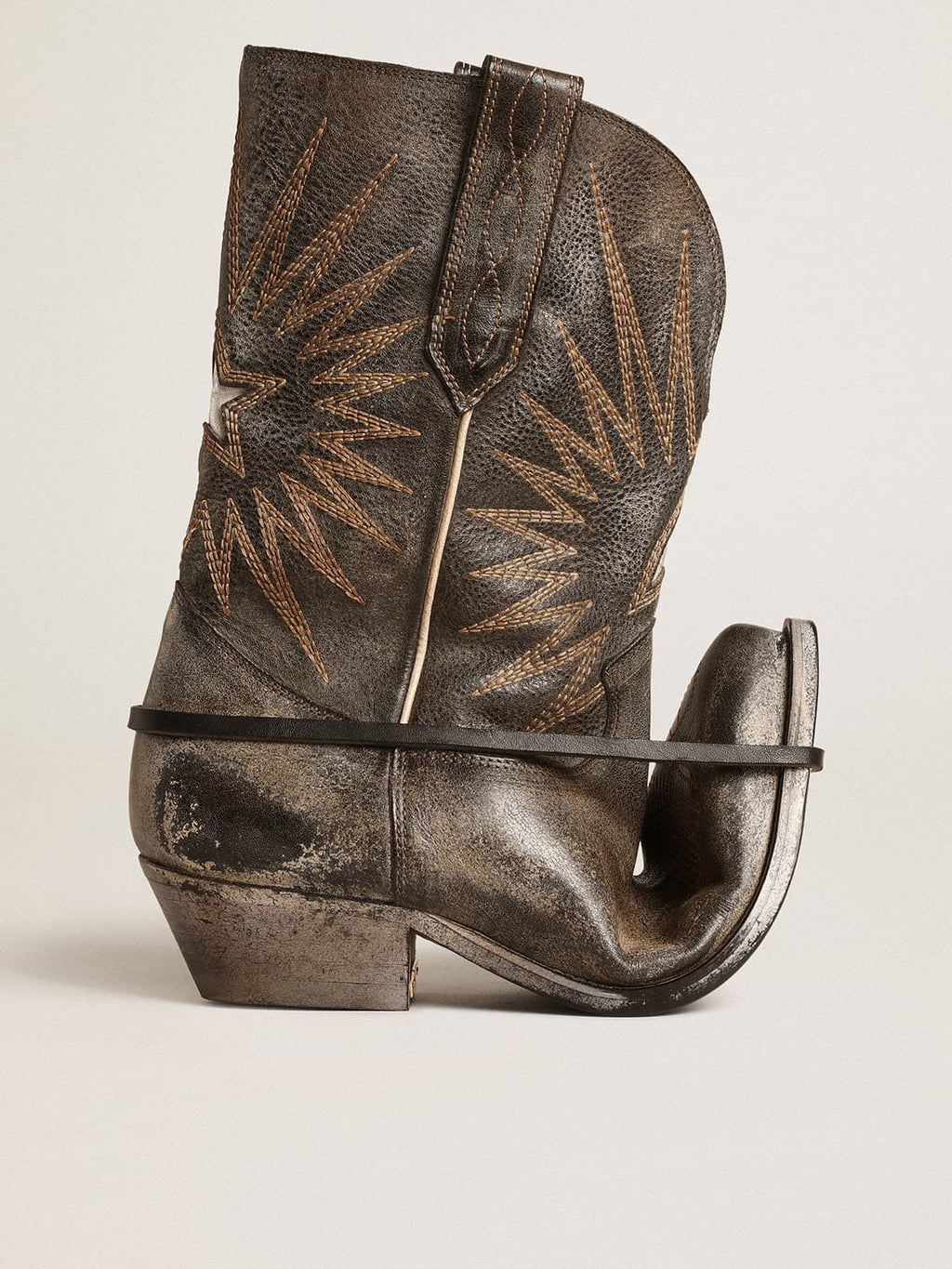 Men's low Wish Star boots in black leather with silver star| Golden Goose