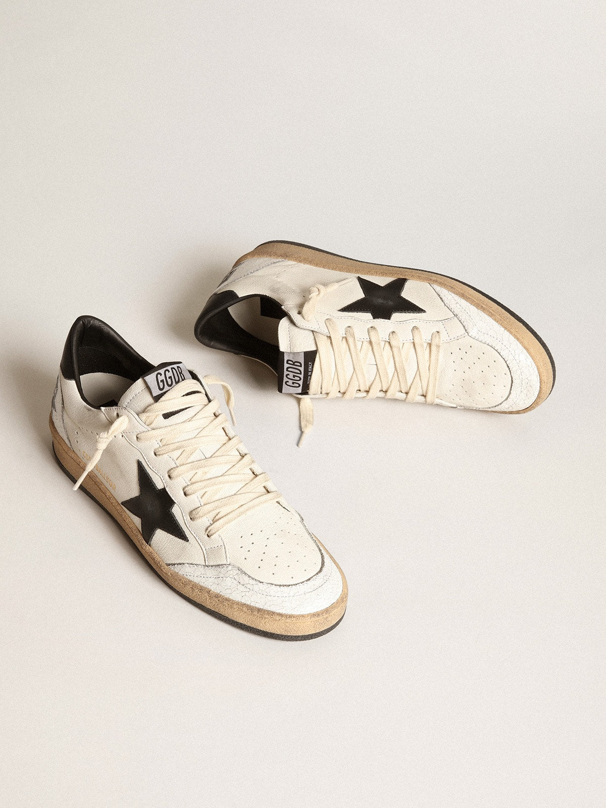 Women's Ball Star in nappa with black star and black heel tab| Golden Goose