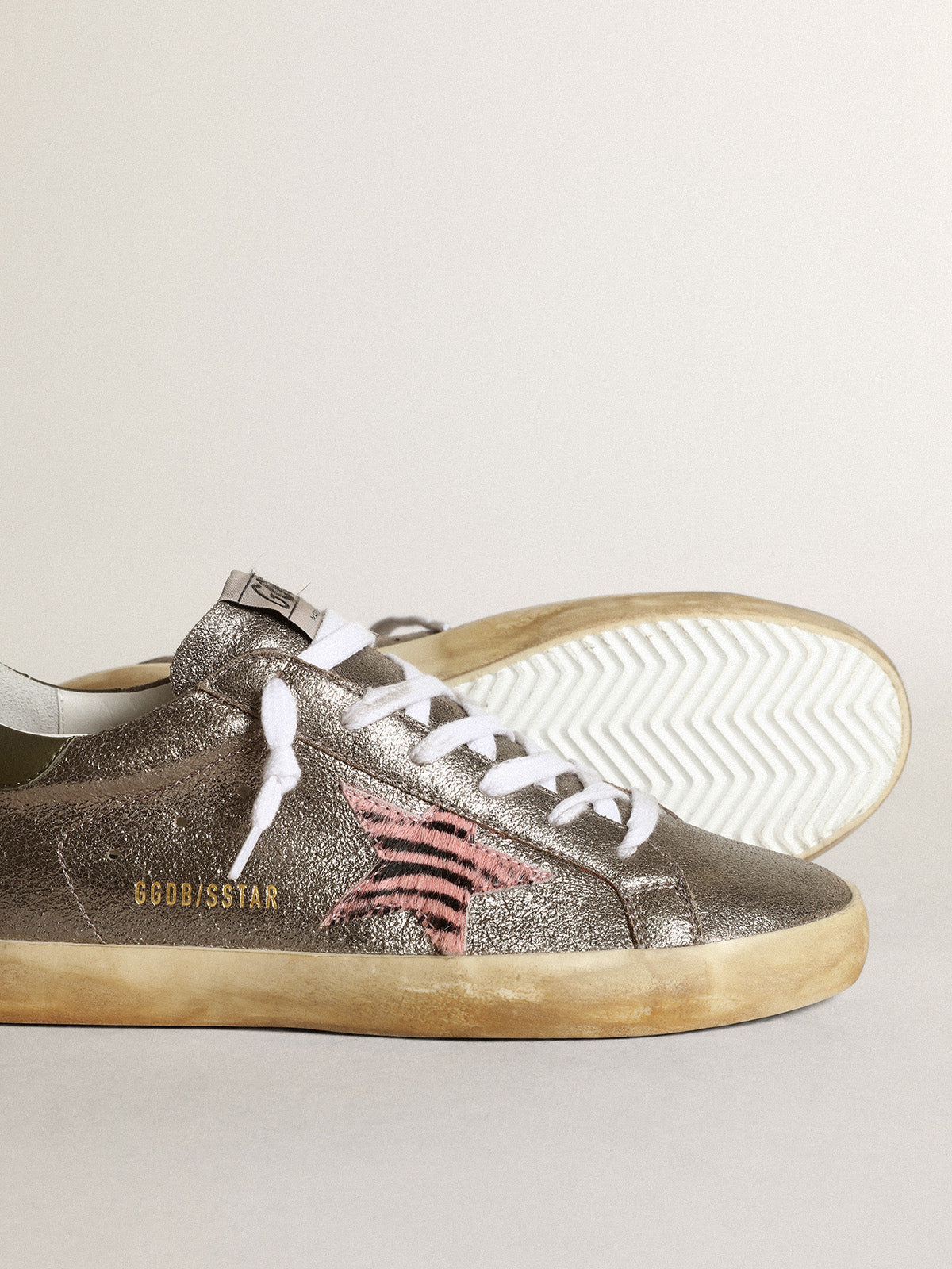 Super-Star LTD in gray laminated suede with a pony skin star| Golden Goose