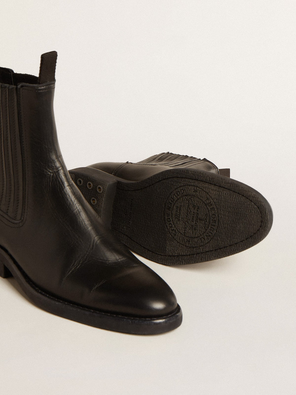 Women's Chelsea boots in black leather| Golden Goose