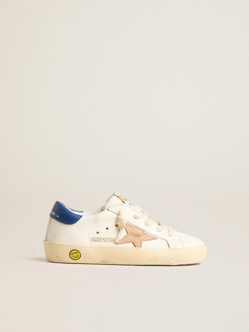 Young Super-Star in nappa leather with a beige star and blue heel tab| Golden Goose