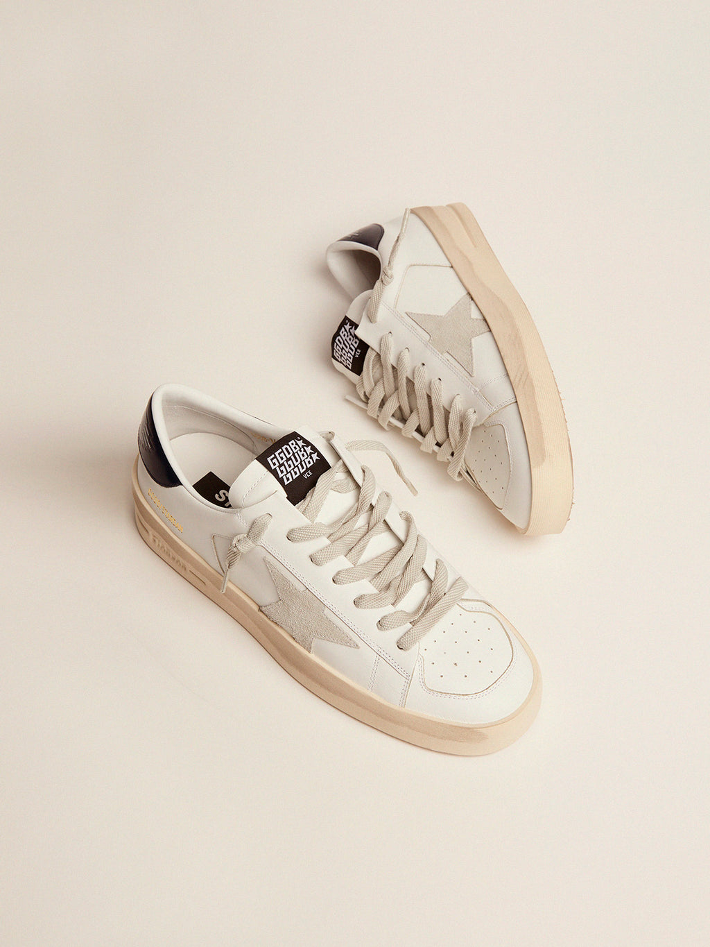 Men's Stardan with star in ice-gray suede and blue-navy heel tab| Golden Goose