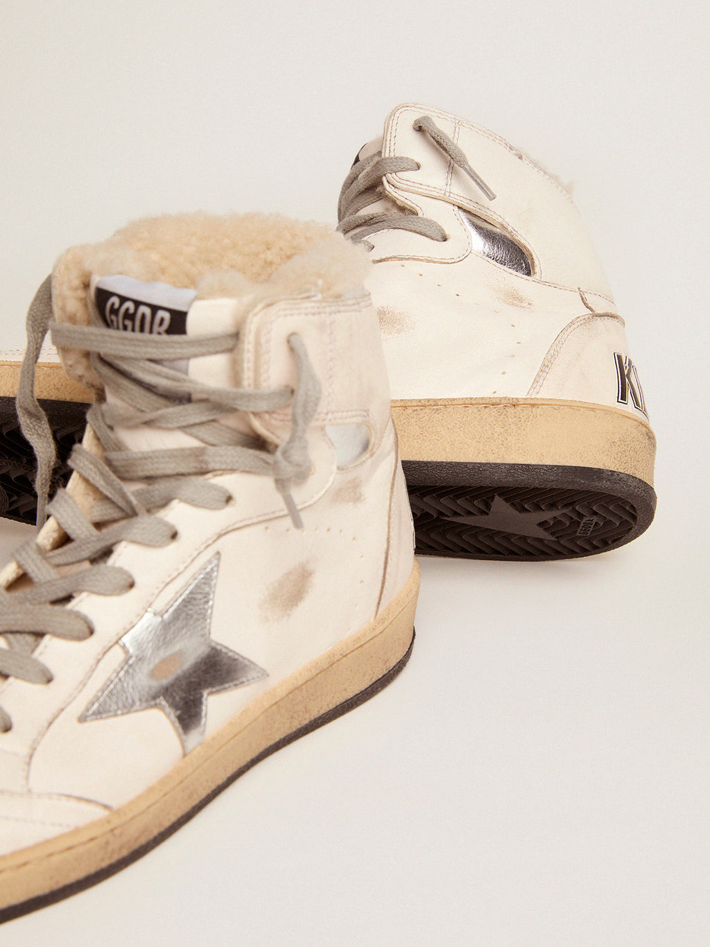 Women's Sky-Star sneakers with signature on the ankle and shearling lining| Golden Goose