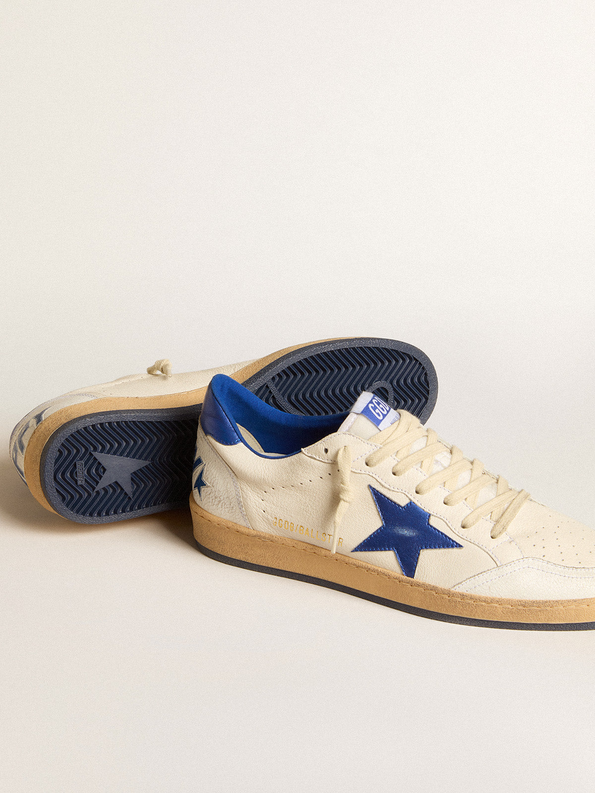 Ball Star Wishes in white nappa leather with a bright blue star and heel tab| Golden Goose