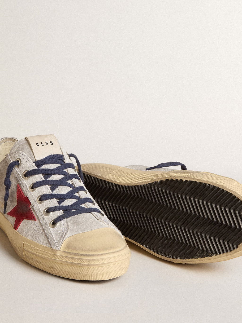 Men's V-Star LTD in silver metallic suede with red suede star| Golden Goose