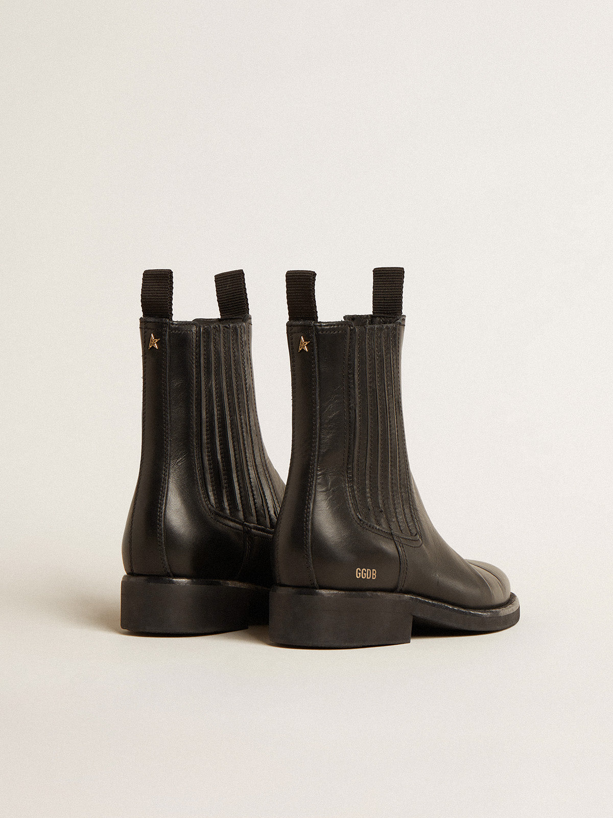 Women's Chelsea boots in black leather| Golden Goose