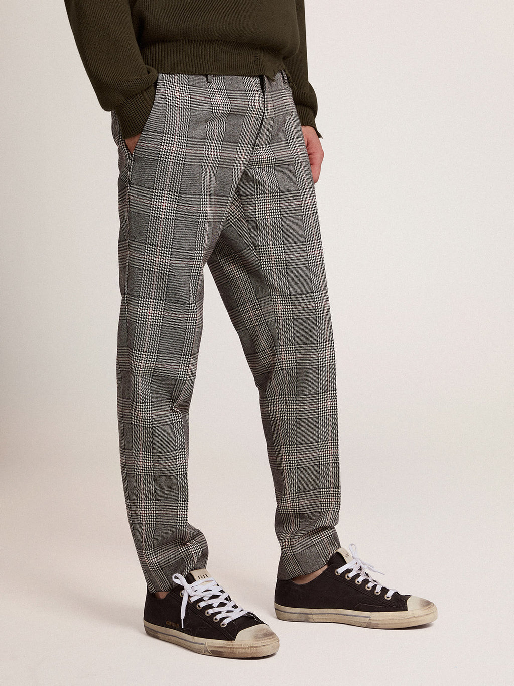 Men's V-Star black leather with leather star| Golden Goose