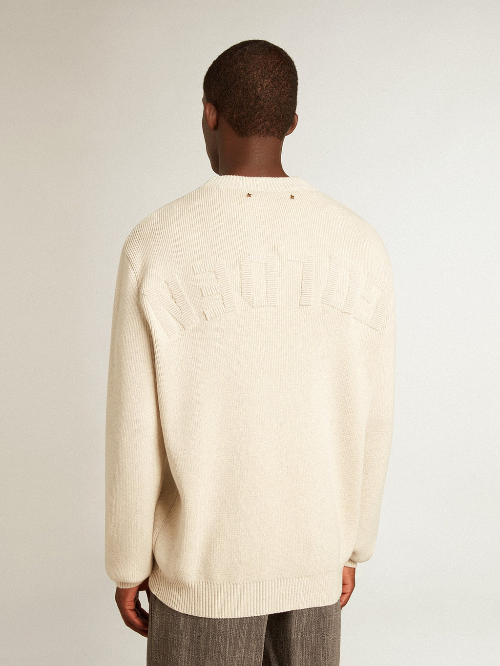 Men's round-neck sweater in panama-colored cotton with logo on the back