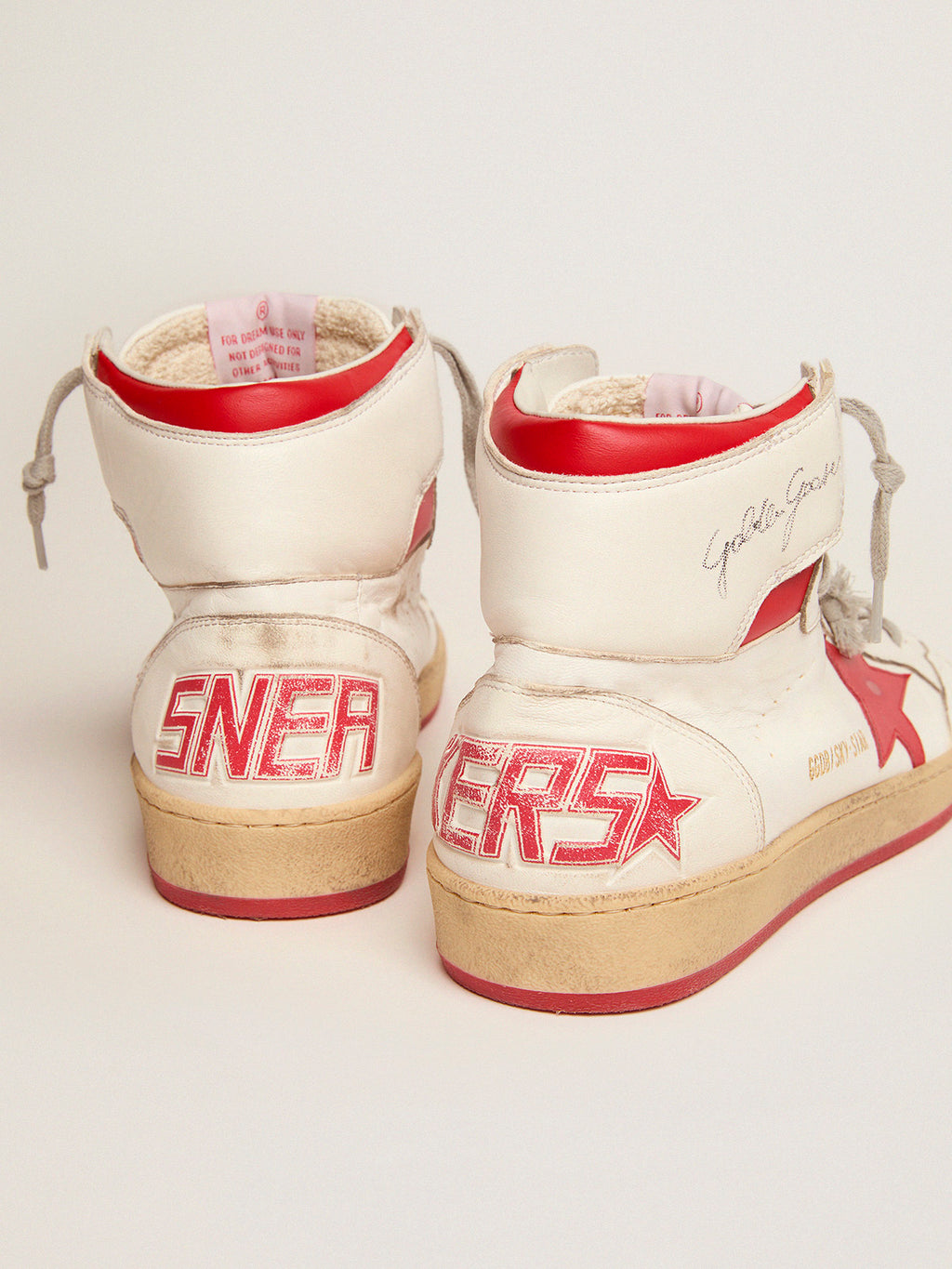 Men's Sky-Star with signature on the ankle and red inserts| Golden Goose