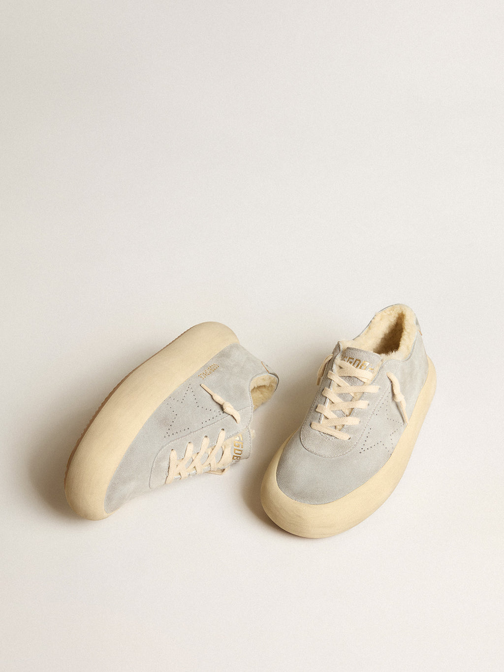 Men's Space-Star shoes in ice-gray suede with shearling lining| Golden Goose