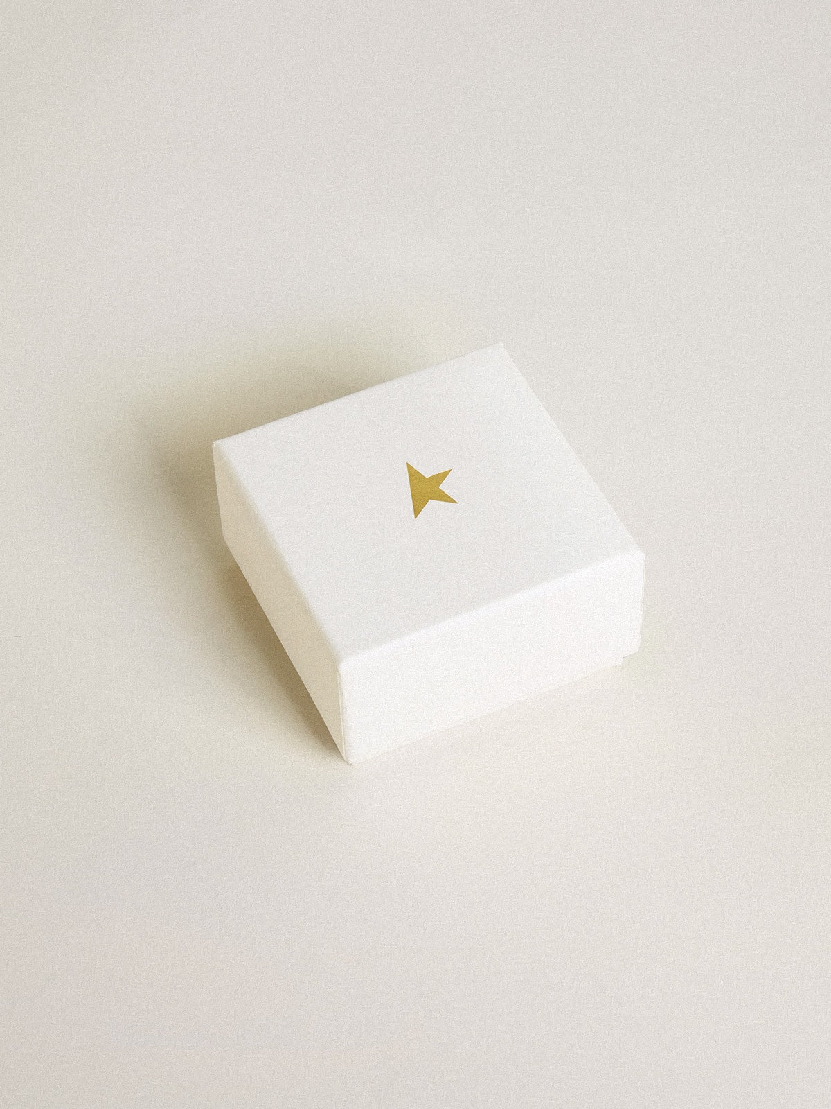 Letter R charm in gold-colored brass with crystals| Golden Goose