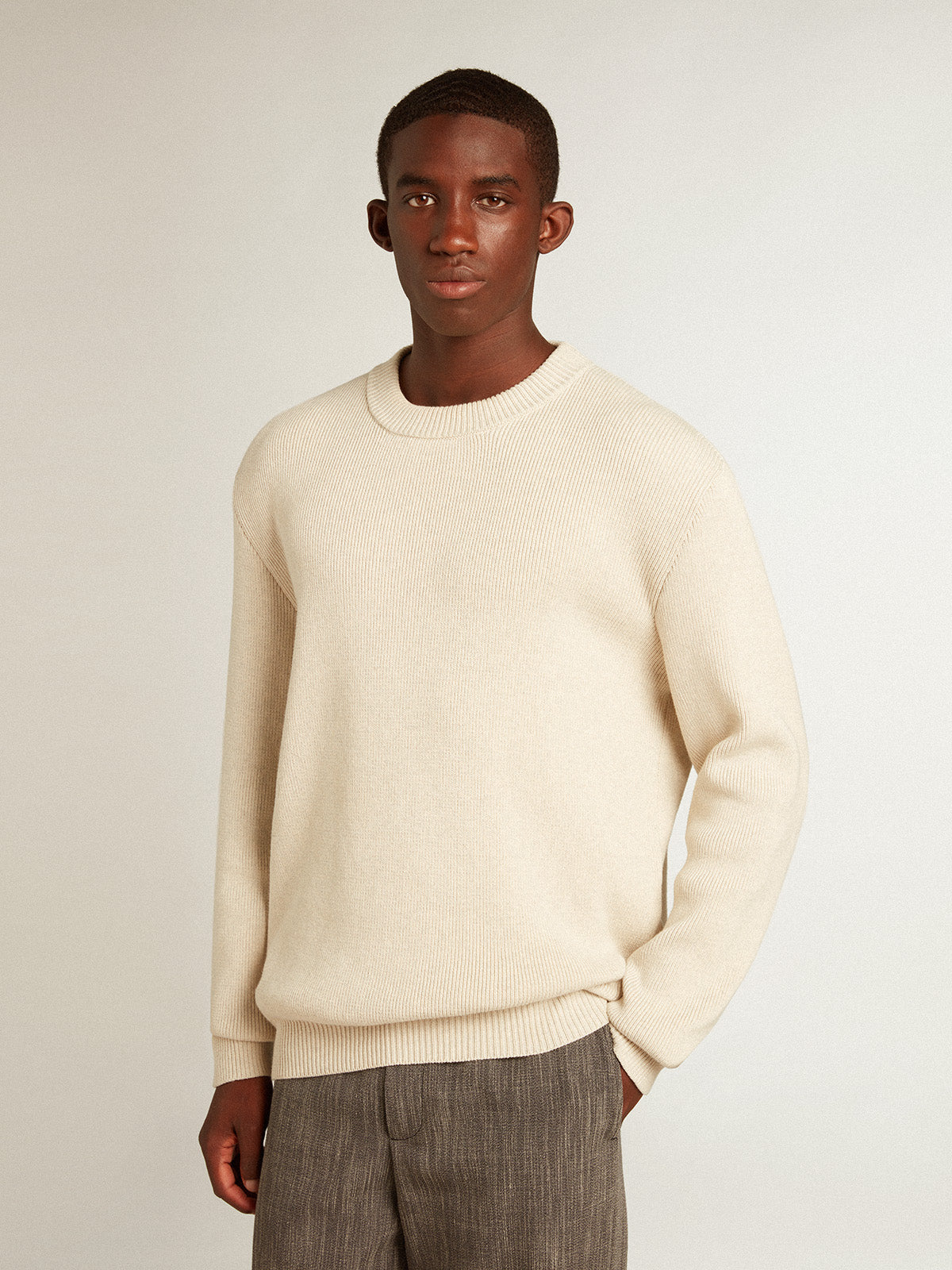 Men's round-neck sweater in panama-colored cotton with logo on the back| Golden Goose